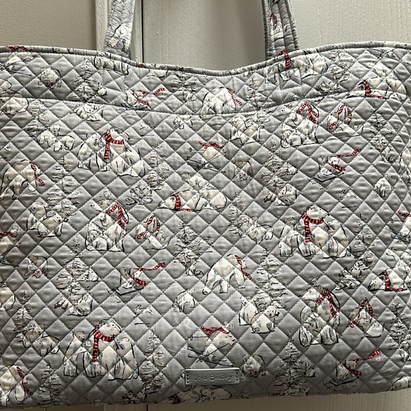Vera Bradley Grand Tote- Polar Bear Quilted Beary Merry - Picture 2 of 5